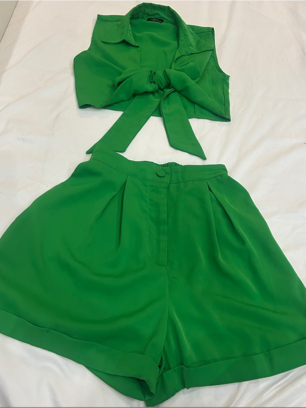 High-Waist Green Tailored Women’s Shorts